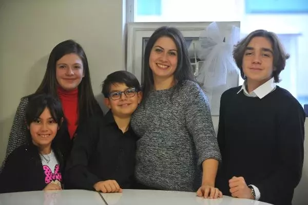 Piyano Dahilerinin Avcısı Elena