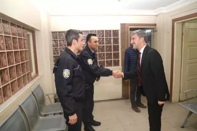 Başkan Şirin Yılbaşı Mesaisindeki Ekipleri Unutmadı Başkan Şirin Yılbaşı Mesaisindeki Ekipleri Unutmadı