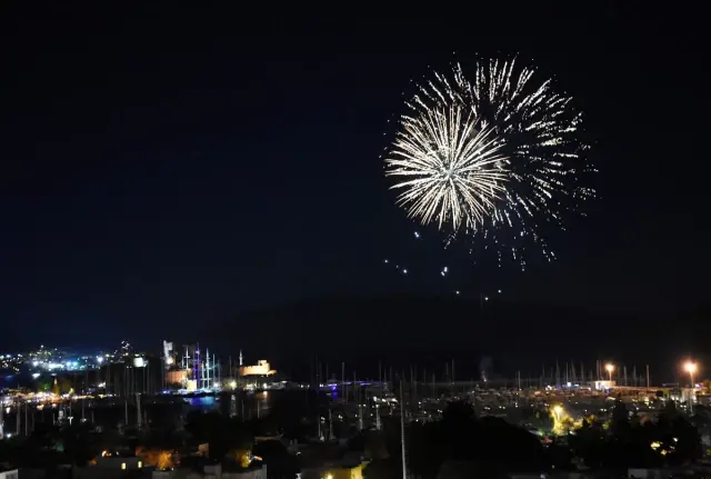 Bodrum Da Yilbasi Kutlamalari Haberi Fotografi Fotograflari