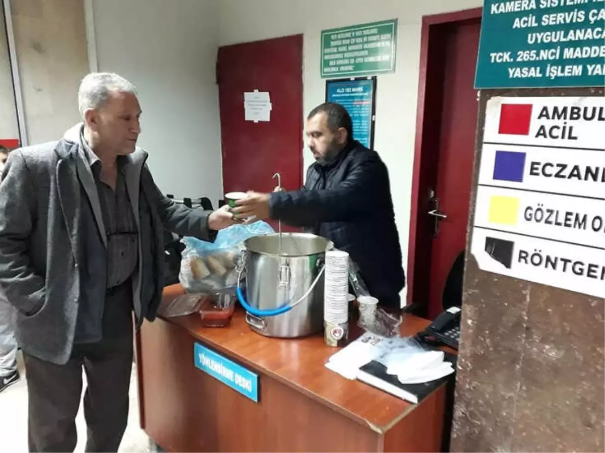 Hasta Yakınlarına Sıcak Çorba İkramı