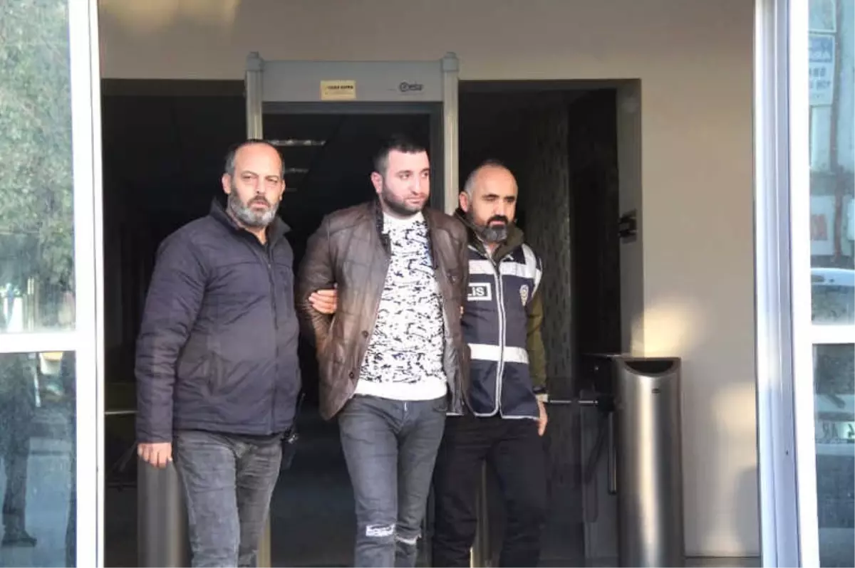 İki Cinayet Zanlısı Aynı Otomobilde Yakalandı
