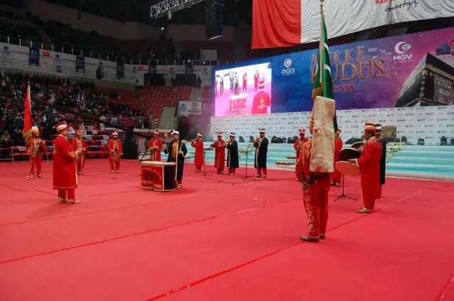 Konya'da Mekke ve Kudüs'ün Fethi Coşkuyla Kutlandı Konya'da Mekke ve Kudüs'ün Fethi Coşkuyla Kutlandı