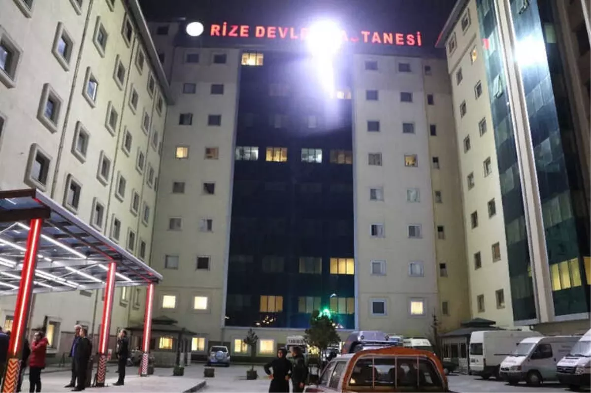 Rize'de 2018'in İlk Dakikalarında Çocuk Acilinde Çıkan Yangın Paniğe Neden Oldu