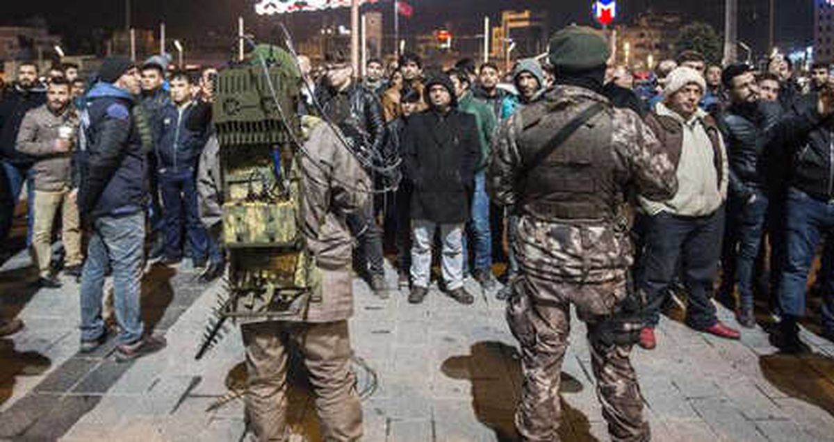 Yılbaşı Gecesi Taksim Meydanı'nda ASELSAN'ın Ürettiği Drone Savar Kullanıldı