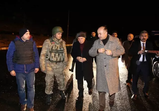 Vali Azizoğlu Yeni Yılı Asker ve Polislerle Karşıladı Vali Azizoğlu Yeni Yılı Asker ve Polislerle Karşıladı