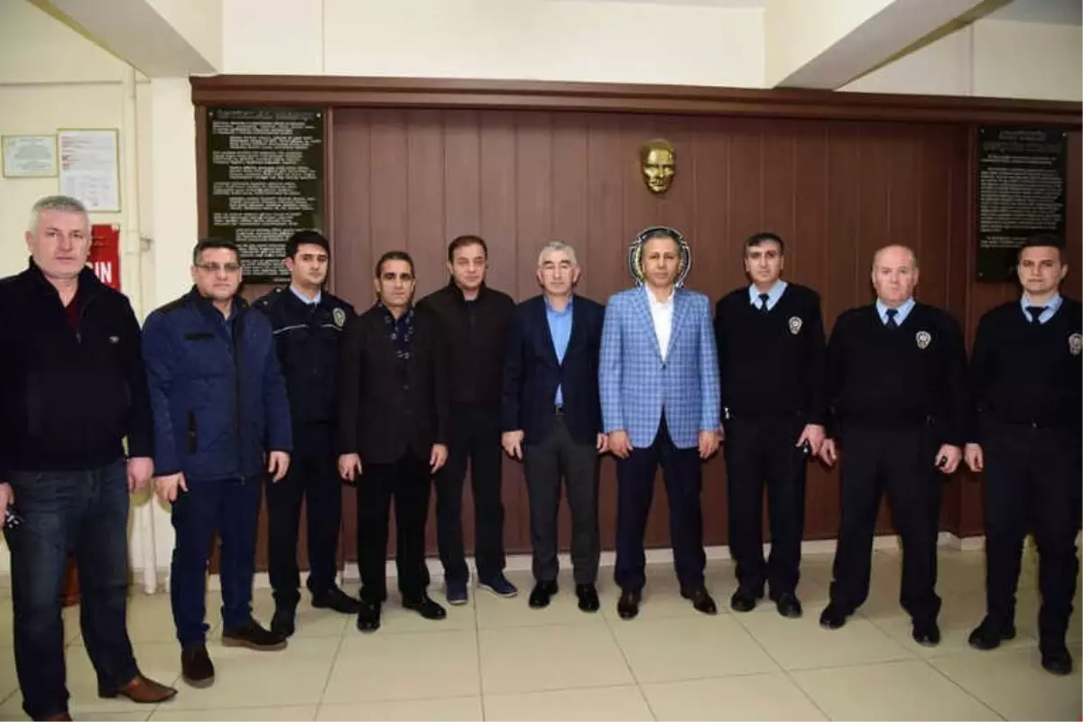 Vali Yerlikaya Yeni Yılı Polislerle Geçirdi