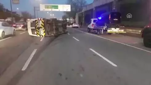 Bayrampaşa'da Trafik Kazası: 4 Yaralı - İstanbul Bayrampaşa'da Trafik Kazası: 4 Yaralı - İstanbul