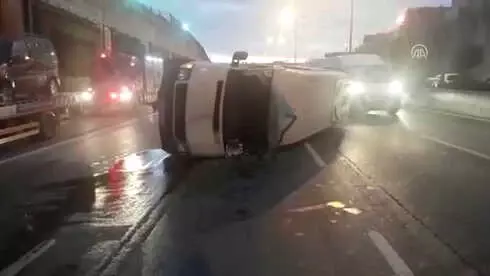 Bayrampaşa'da Trafik Kazası: 4 Yaralı - İstanbul Bayrampaşa'da Trafik Kazası: 4 Yaralı - İstanbul