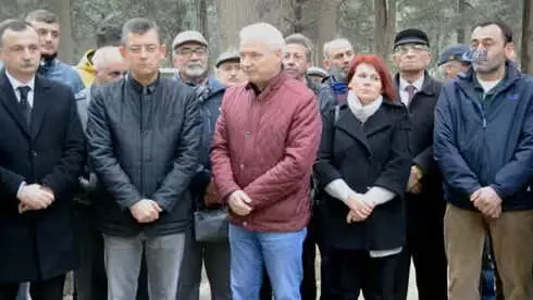 CHP'li Eski Başkan Mezarı Başında Anıldı CHP'li Eski Başkan Mezarı Başında Anıldı