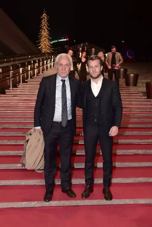 Arif V 216'ya Görkemli Gala Arif V 216'ya Görkemli Gala