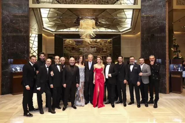 Arif V 216'ya Görkemli Gala Arif V 216'ya Görkemli Gala