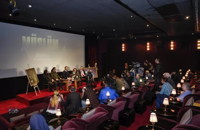 'Müslüm' Filminden İlk Görüntüler Basınla Paylaşıldı 'Müslüm' Filminden İlk Görüntüler Basınla Paylaşıldı