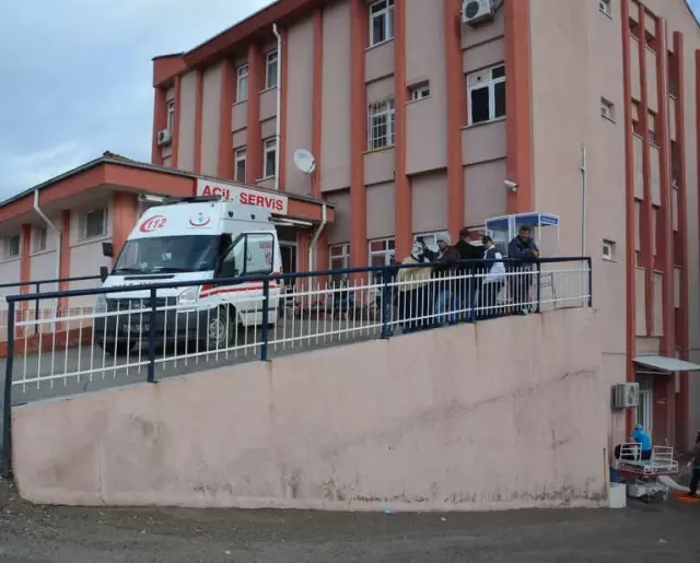 Servis Otobüsü ile Çekici Çarpıştı: 9 Yaralı
