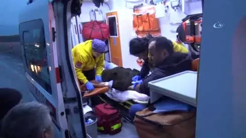 Madencileri Taşıyan Minibüs Şarampole Yuvarlandı: 23 Yaralı Madencileri Taşıyan Minibüs Şarampole Yuvarlandı: 23 Yaralı