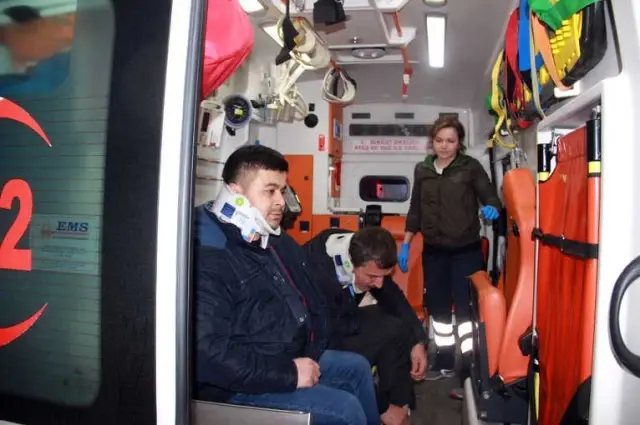 Madencileri Taşıyan Minibüs Şarampole Yuvarlandı: 23 Yaralı Madencileri Taşıyan Minibüs Şarampole Yuvarlandı: 23 Yaralı