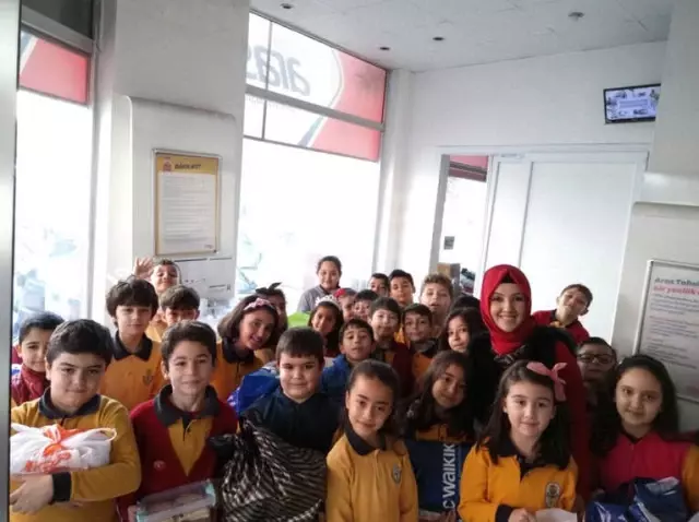 Minik Öğrenciler Askerleri Sevindirdi