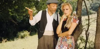 Filiz Akın: Münir Özkul'un Ölüm Haberini Duyan Filiz Akın'ın Kulağından Kan Gelmeye Başladı Filiz Akın: Münir Özkul'un Ölüm Haberini Duyan Filiz Akın'ın Kulağından Kan Gelmeye Başladı