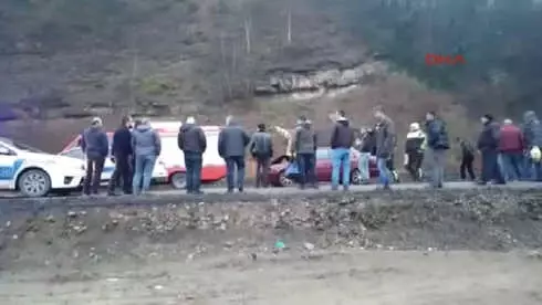 Zonguldak'ta İşçi Servisi Devrildi 15 Yaralı Zonguldak'ta İşçi Servisi Devrildi 15 Yaralı
