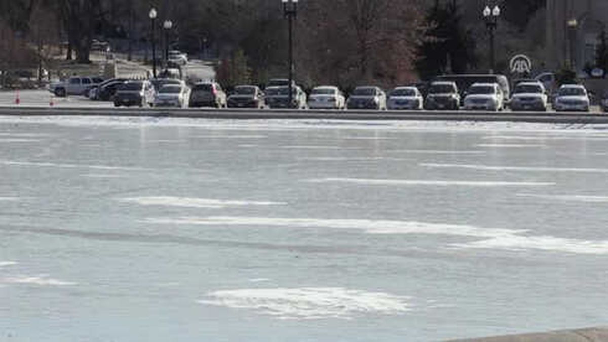 Başkenti Washington'daki Potomac Nehri Dondu