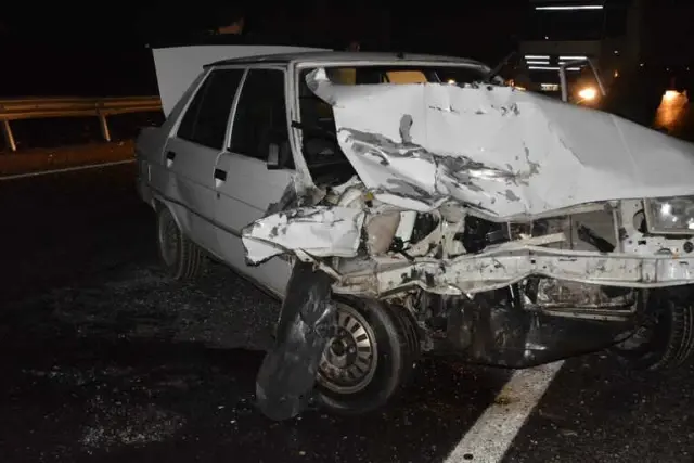 İzmir'de Trafik Kazası: 1'i Ağır 2 Yaralı