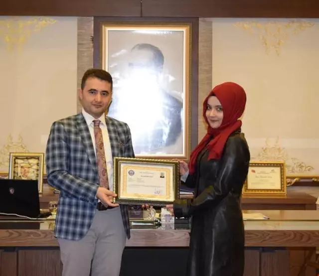 Kozluk'ta Başarılı Öğretmenlere Başarı Belgesi Verildi Kozluk'ta Başarılı Öğretmenlere Başarı Belgesi Verildi