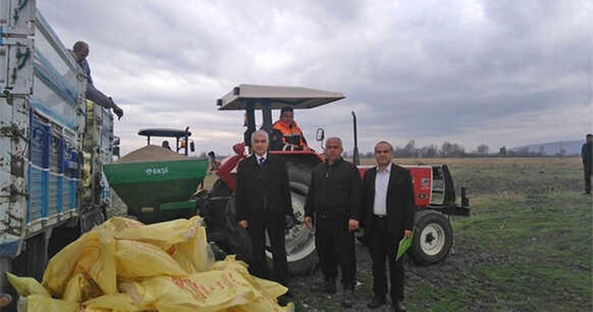Meralara Gübre Atımı Yapıldı
