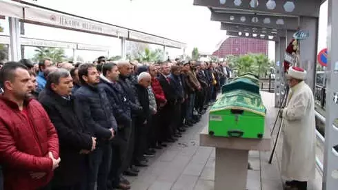 Organlarıyla 3 Kişiye Umut Olan Doktor Son Yolculuğuna Uğurlandı