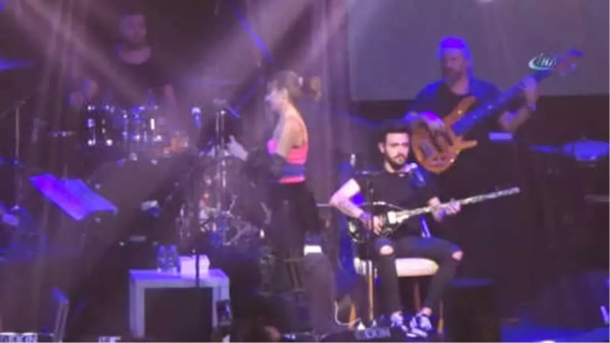 Yıldız Tilbe'den Bursalıları Coşturan Konser