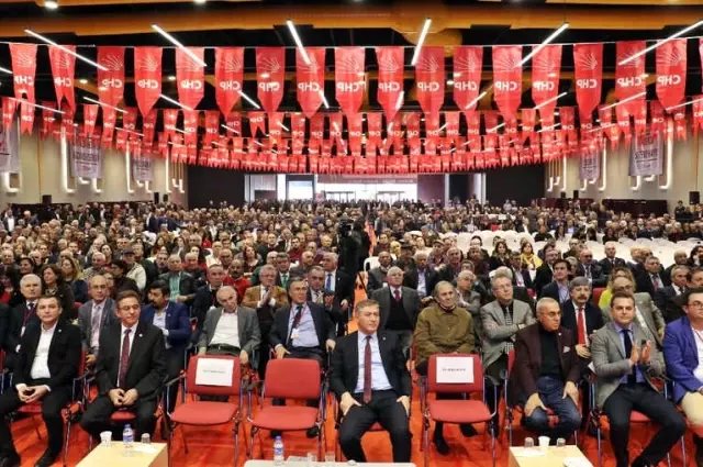 CHP İl Kongresinde Baykal'ın Sandalyesi Boş Bırakıldı