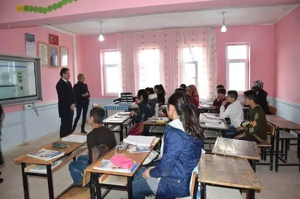 Kaymakam Bilici, Asker ve Öğrencilerle Bir Araya Geldi Kaymakam Bilici, Asker ve Öğrencilerle Bir Araya Geldi