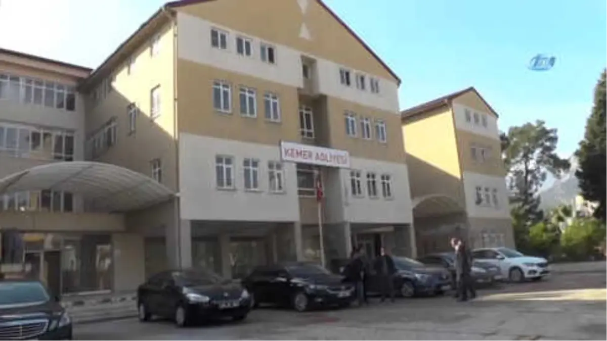 Fetö'den Kapatılan Okulda Tuvalet Arkasında Gizli Toplantı Salonu Bulundu