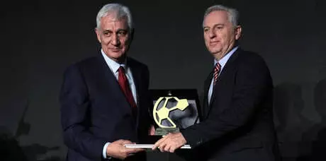 Yıldırım Demirören'e Onur Ödülü!