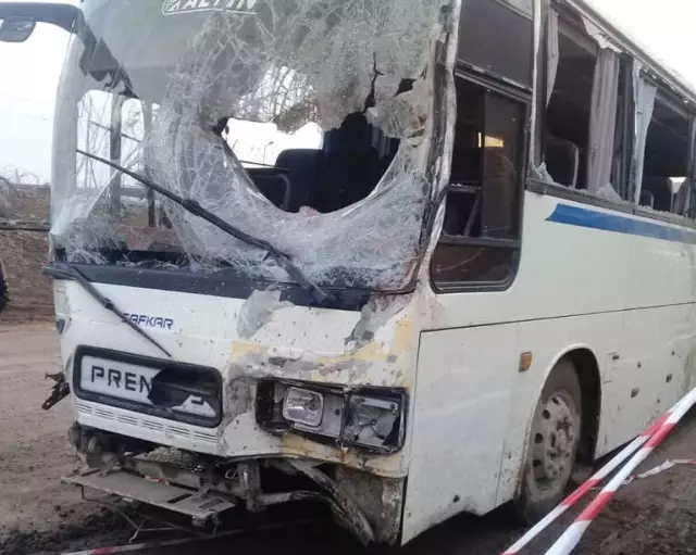 Freni Boşalan Servis Otobüsü Arama Noktasına Girdi