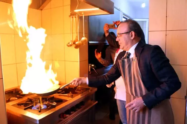 Kaymakam Öner 6 Çeşit Yemek Pişirdi