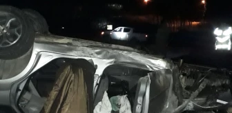 Otomobil Refüje Çarparak Takla Attı: 3 Yaralı