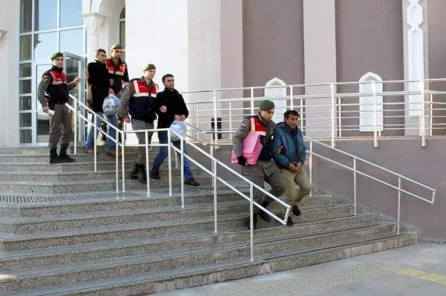 Yunanistan'a Kaçmaya Çalışan Fetö Üyeleri Yakalandı Yunanistan'a Kaçmaya Çalışan Fetö Üyeleri Yakalandı