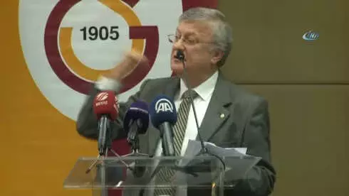 Dursun Özbek'ten 'Paşa Gönlün' Tepkisi Dursun Özbek'ten 'Paşa Gönlün' Tepkisi