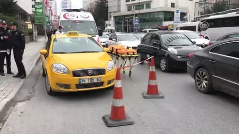 Taksi Şoförü Aracında Ölü Bulundu Taksi Şoförü Aracında Ölü Bulundu