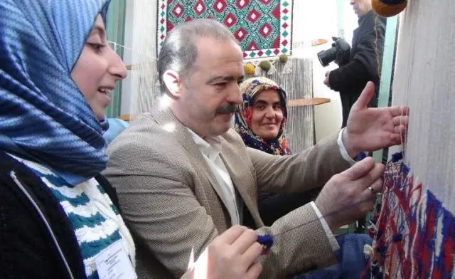 Tarihi Van Kilimleri Tuşba Belediyesiyle Hayat Bulacak Tarihi Van Kilimleri Tuşba Belediyesiyle Hayat Bulacak