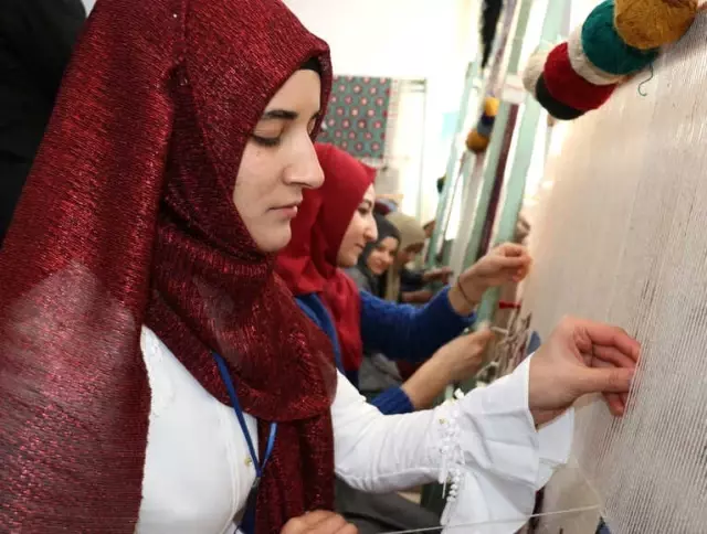 Tarihi Van Kilimleri Tuşba Belediyesiyle Hayat Bulacak Tarihi Van Kilimleri Tuşba Belediyesiyle Hayat Bulacak