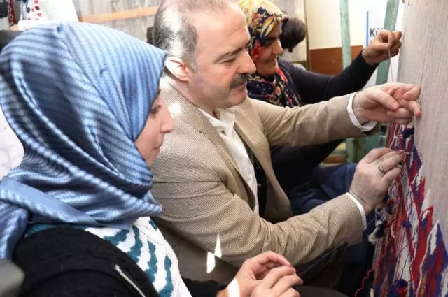 Tarihi Van Kilimleri Tuşba Belediyesiyle Hayat Bulacak Tarihi Van Kilimleri Tuşba Belediyesiyle Hayat Bulacak