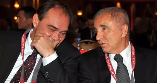Yıldırım Demirören Galatasaray Eski Başkanı Ünal Aysal'ın İddialarını Yalanladı Yıldırım Demirören Galatasaray Eski Başkanı Ünal Aysal'ın İddialarını Yalanladı