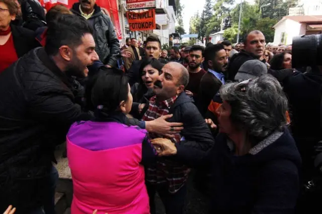 Antalya'da CHP'nin Devir Teslim Töreninde Arbede