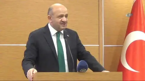 Başbakan Yardımcısı Fikri Işık, 'Türkiye Geleceğe Güvenle Bakıyor' Başbakan Yardımcısı Fikri Işık, 'Türkiye Geleceğe Güvenle Bakıyor'