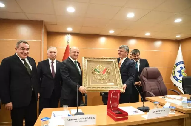 Fikri Işık'tan İkinci Seferberlik Müjdesi Fikri Işık'tan İkinci Seferberlik Müjdesi