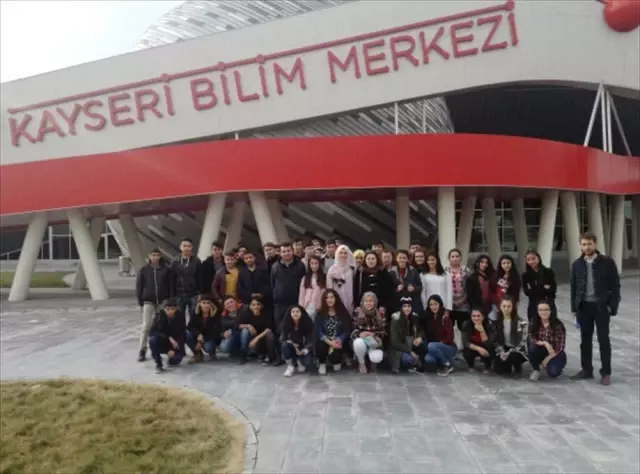 Öğrenciler Kayseri Bilim Merkezini Gezdi