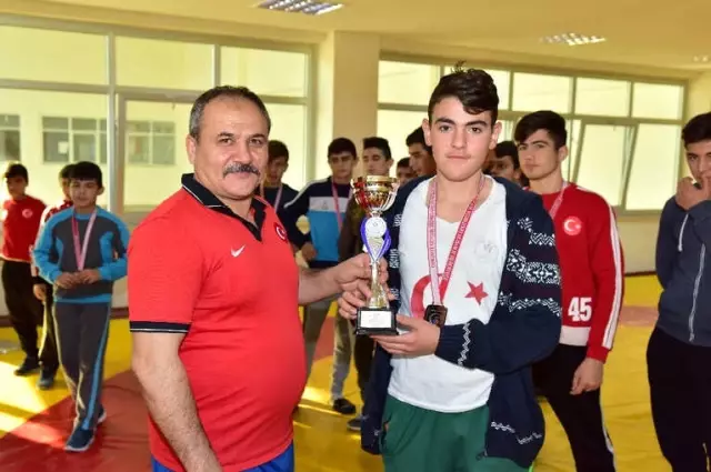Osmaniye'de Güreş Şampiyonası