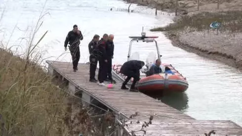 Polis El Ele Verdi Üniversiteli Kızın Canını Kurtardı Polis El Ele Verdi Üniversiteli Kızın Canını Kurtardı
