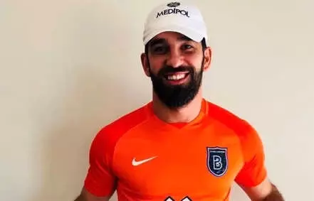 Başakşehir Forması Giydi Barcelona'ya Mesaj Yolladı