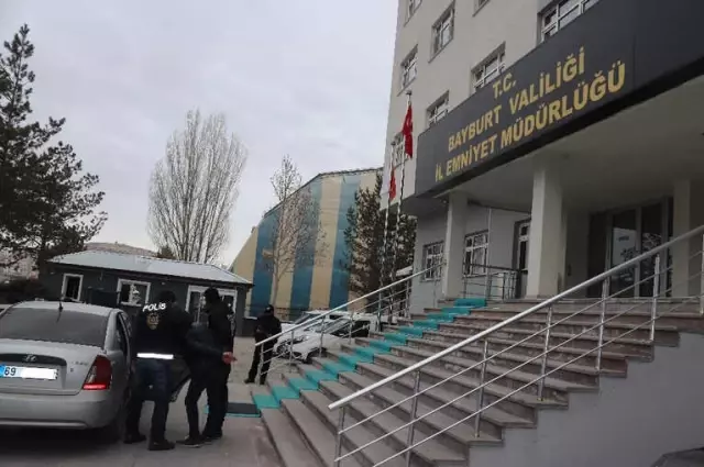 Bayburt'ta İki Hırsızlık Olayının Failleri Tutuklandı